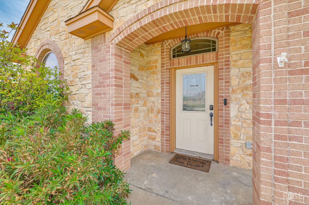 Image 8 of property listing at 3219 Lakota Lane, San Angelo, TX 76901