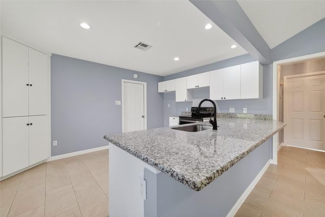 5258 Castlecreek Lane, Houston, TX 77053