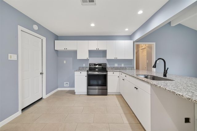 5258 Castlecreek Lane, Houston, TX 77053