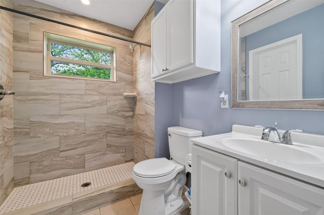 5258 Castlecreek Lane, Houston, TX 77053