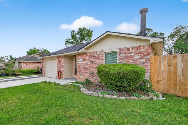 5258 Castlecreek Lane, Houston, TX 77053