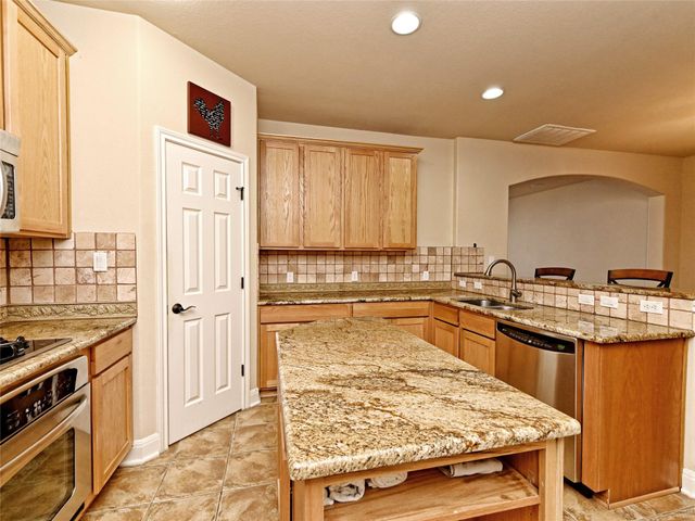 230 Sunrise Ridge LOOP, Austin, TX 78738