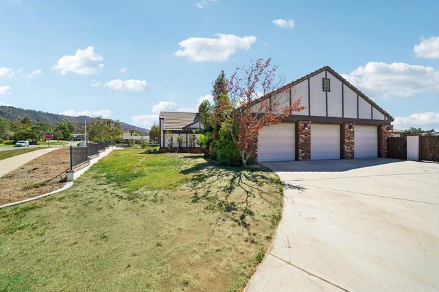36261 Serape Drive, Yucaipa, CA 92399