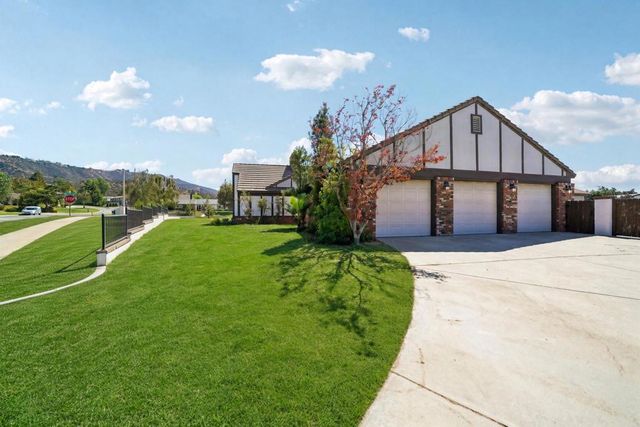 36261 Serape Drive, Yucaipa, CA 92399