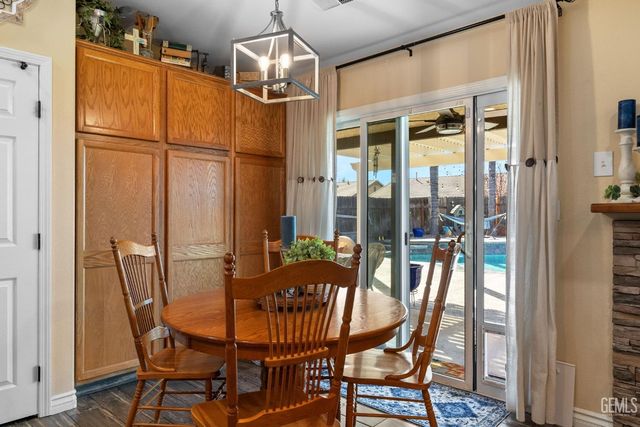 12515 Valentano Avenue, Bakersfield, CA 93312