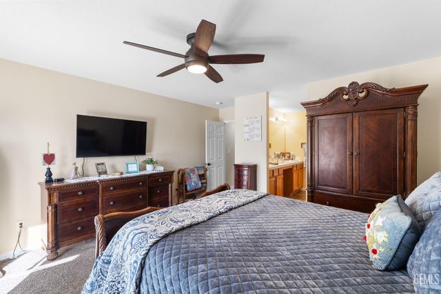 12515 Valentano Avenue, Bakersfield, CA 93312