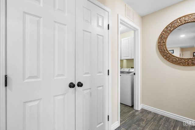 12515 Valentano Avenue, Bakersfield, CA 93312