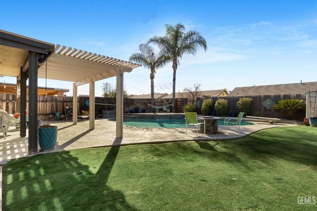 12515 Valentano Avenue, Bakersfield, CA 93312