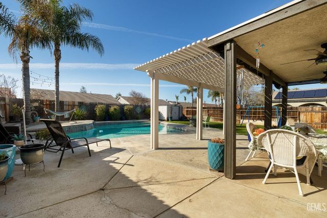 12515 Valentano Avenue, Bakersfield, CA 93312