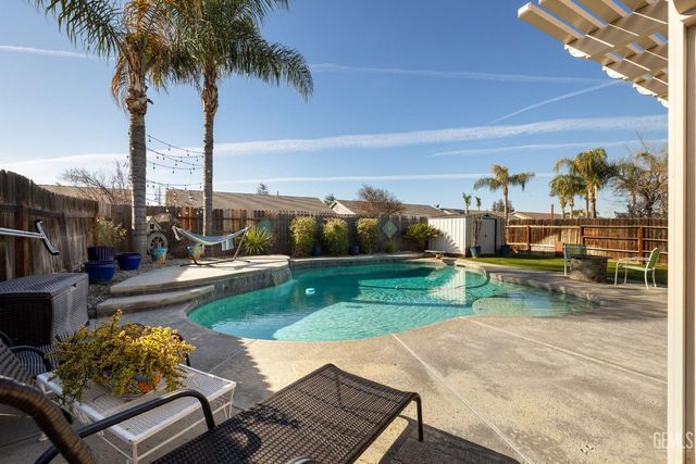 12515 Valentano Avenue, Bakersfield, CA 93312