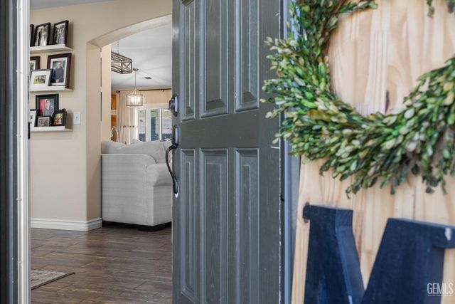 12515 Valentano Avenue, Bakersfield, CA 93312