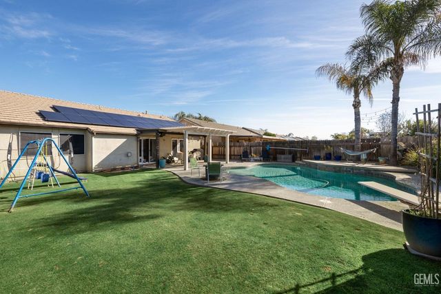 12515 Valentano Avenue, Bakersfield, CA 93312