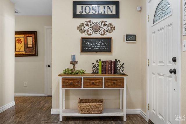 12515 Valentano Avenue, Bakersfield, CA 93312