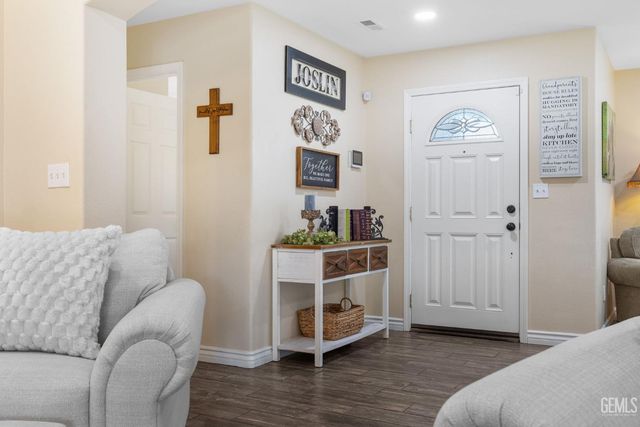 12515 Valentano Avenue, Bakersfield, CA 93312