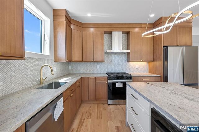 849 Pleasantview 1st Fl., Ridgefield, NJ 07657