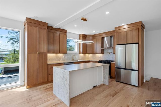 849 Pleasantview 1st Fl., Ridgefield, NJ 07657