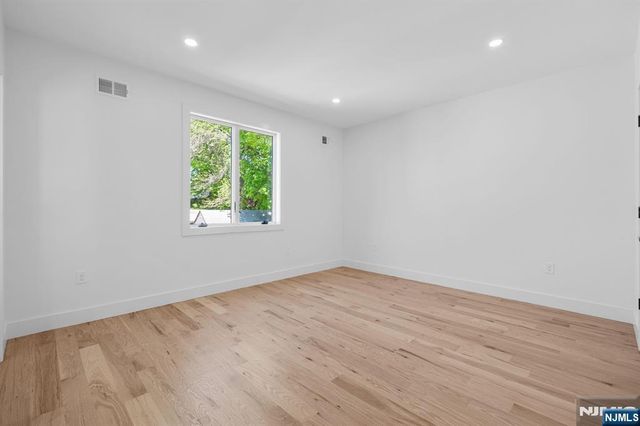 849 Pleasantview 1st Fl., Ridgefield, NJ 07657