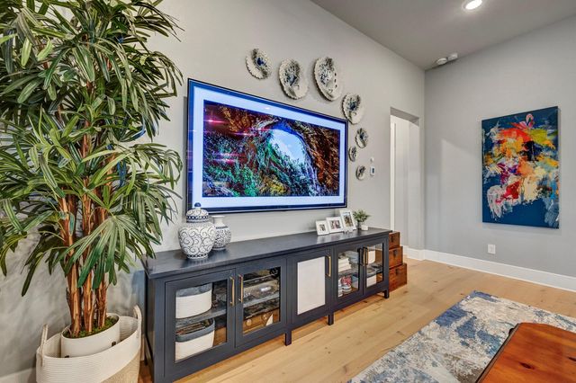 327 N Turks Cap Trail, Montgomery, TX 77316