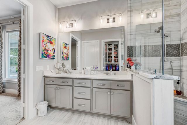 327 N Turks Cap Trail, Montgomery, TX 77316