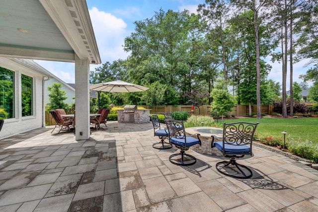 327 N Turks Cap Trail, Montgomery, TX 77316