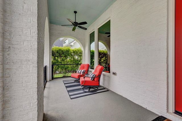 327 N Turks Cap Trail, Montgomery, TX 77316