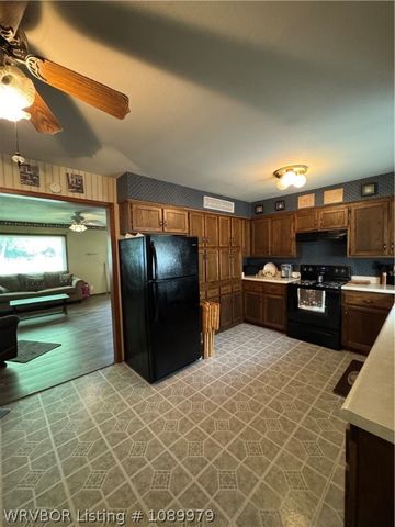 618 state line Road, Arkoma, OK 74901