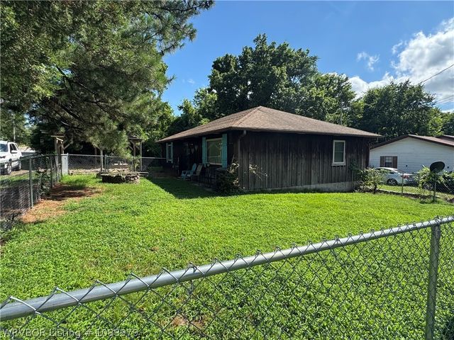 618 state line Road, Arkoma, OK 74901