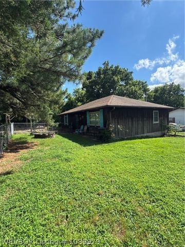 618 state line Road, Arkoma, OK 74901