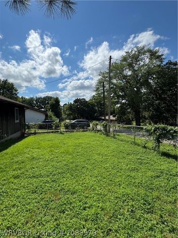 618 state line Road, Arkoma, OK 74901