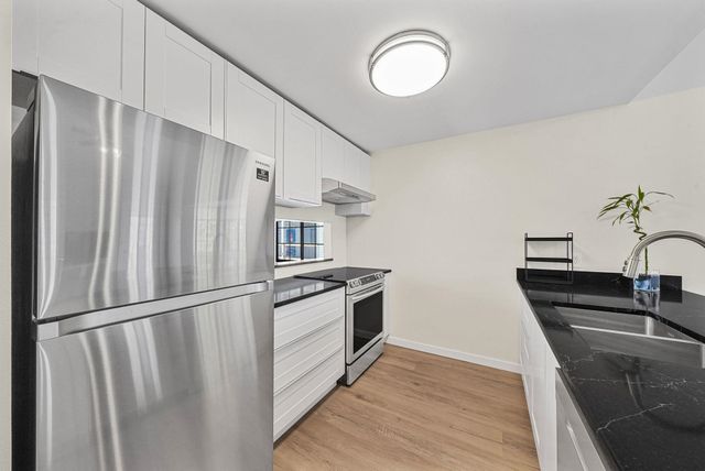 641 Riverine Drive 201, Traverse City, MI 49684