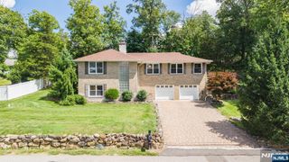 27 Dalewood Road, Wayne, NJ 07470