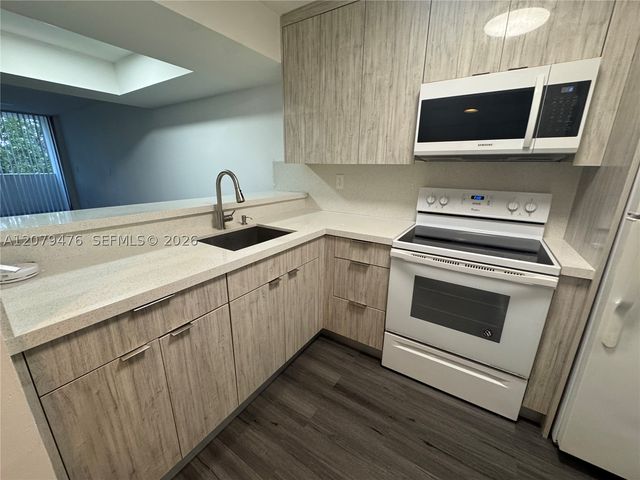 8002 SW 149th Ave B408, Miami, FL 33193