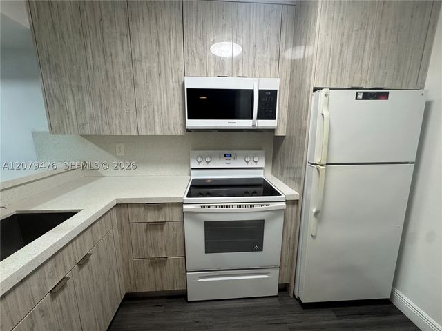 8002 SW 149th Ave B408, Miami, FL 33193
