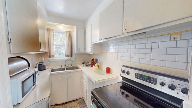 43 Higgins Avenue, Providence, RI 02908