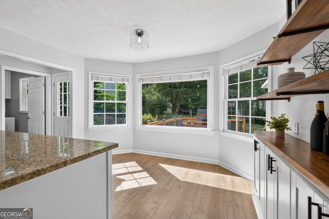 9945 Lake Forest Way, Roswell, GA 30076