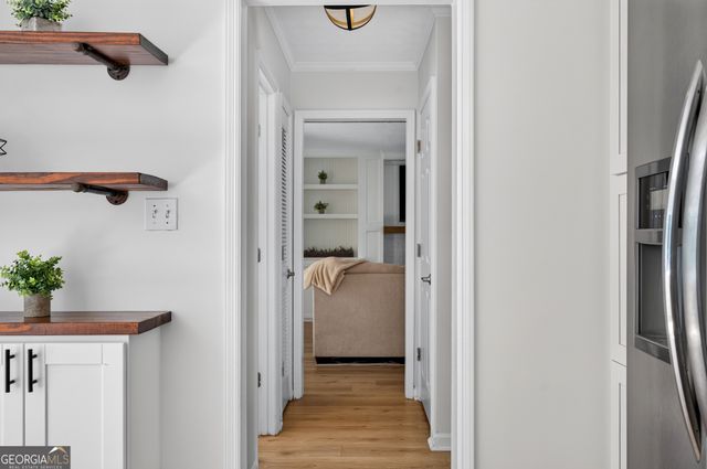 9945 Lake Forest Way, Roswell, GA 30076