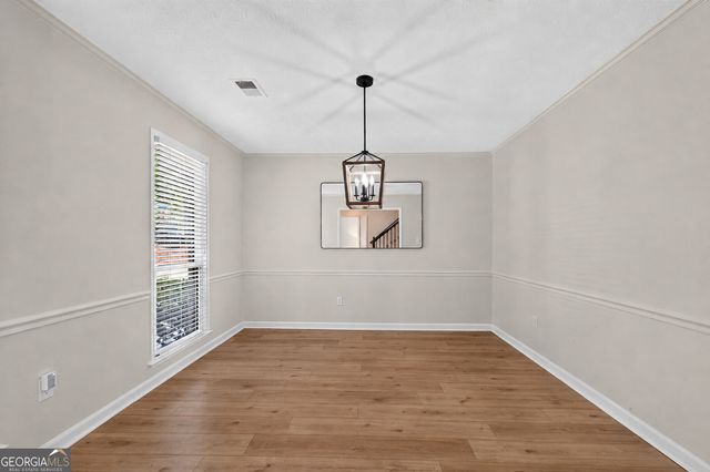 9945 Lake Forest Way, Roswell, GA 30076