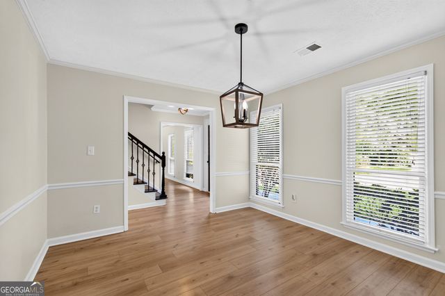 9945 Lake Forest Way, Roswell, GA 30076