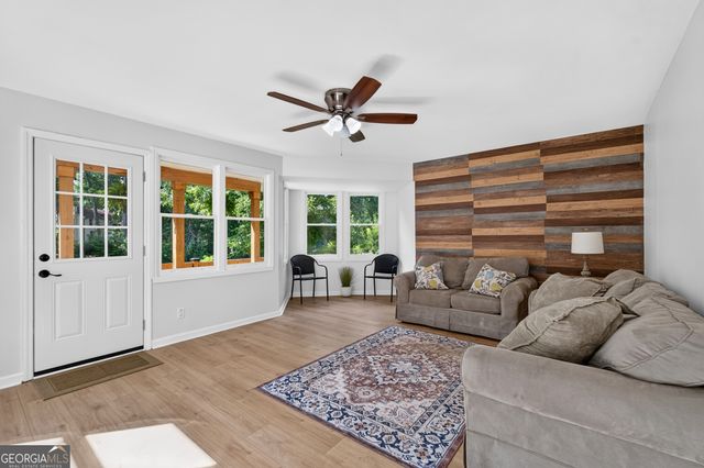9945 Lake Forest Way, Roswell, GA 30076