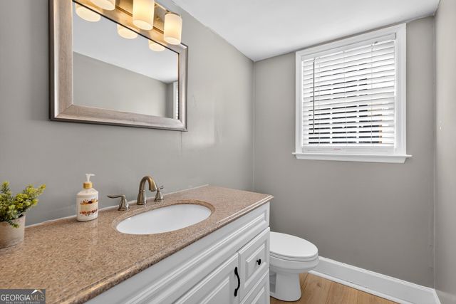 9945 Lake Forest Way, Roswell, GA 30076