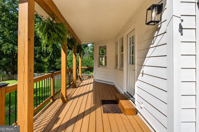 9945 Lake Forest Way, Roswell, GA 30076