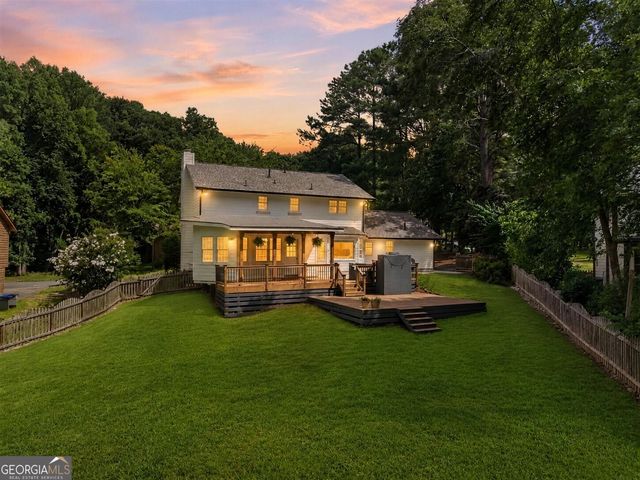 9945 Lake Forest Way, Roswell, GA 30076