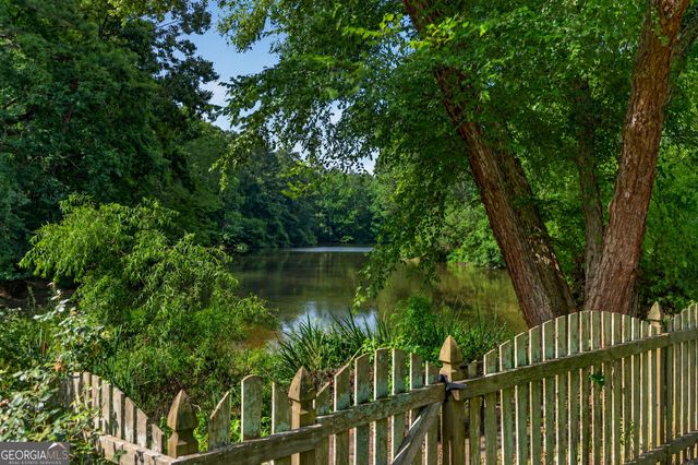 9945 Lake Forest Way, Roswell, GA 30076