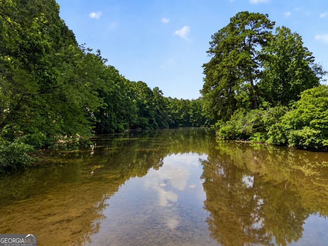 9945 Lake Forest Way, Roswell, GA 30076