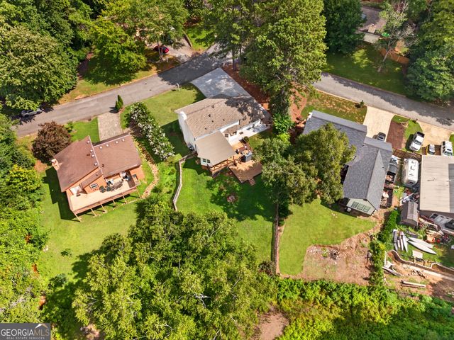 9945 Lake Forest Way, Roswell, GA 30076