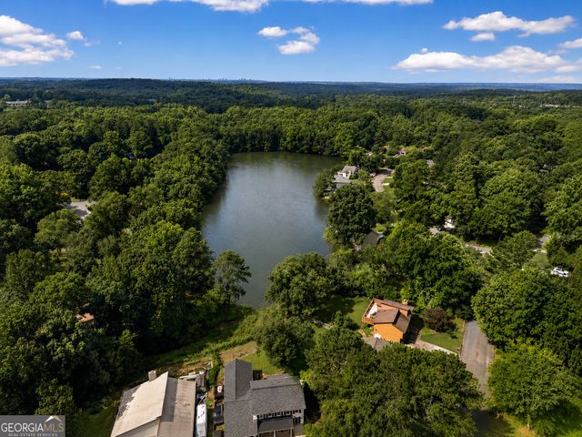 9945 Lake Forest Way, Roswell, GA 30076