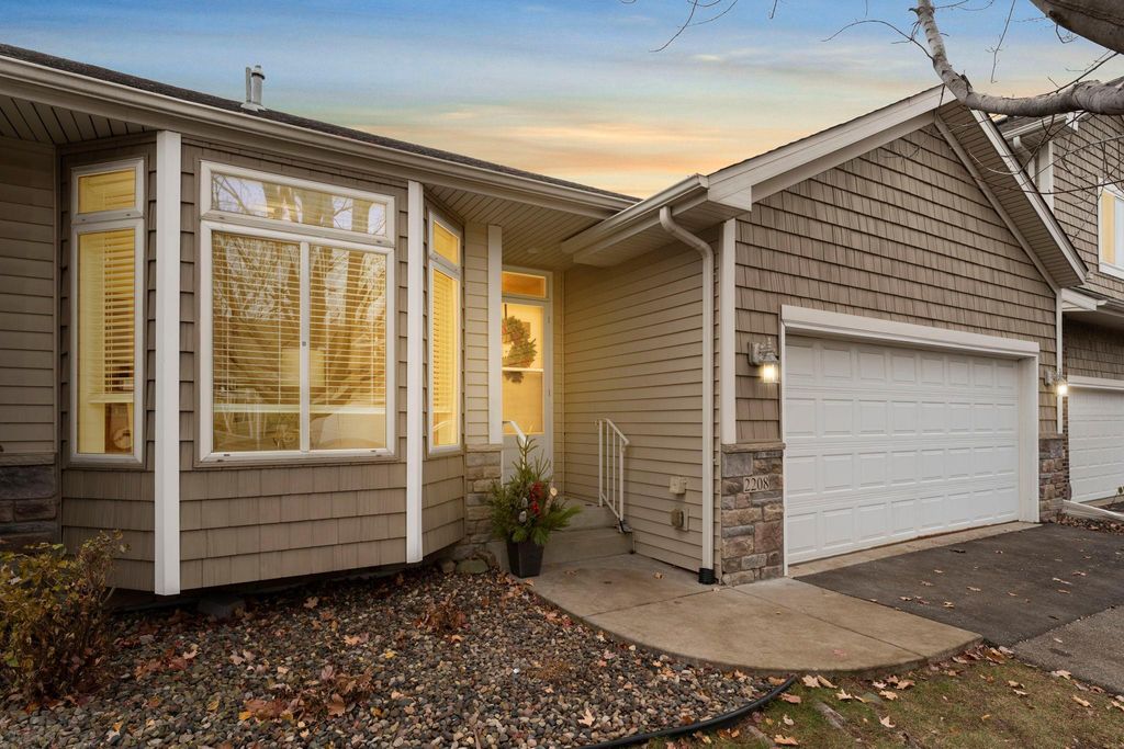 2208 Liberty Lane, Eagan, MN 55122