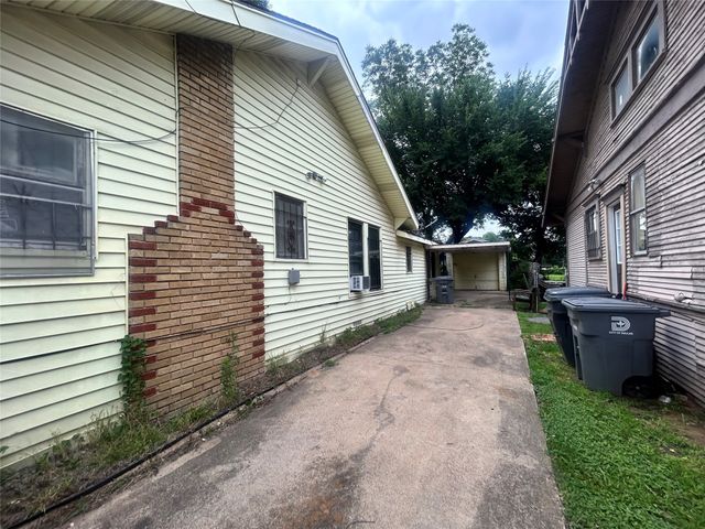 2806 Twyman, Dallas, TX 75215