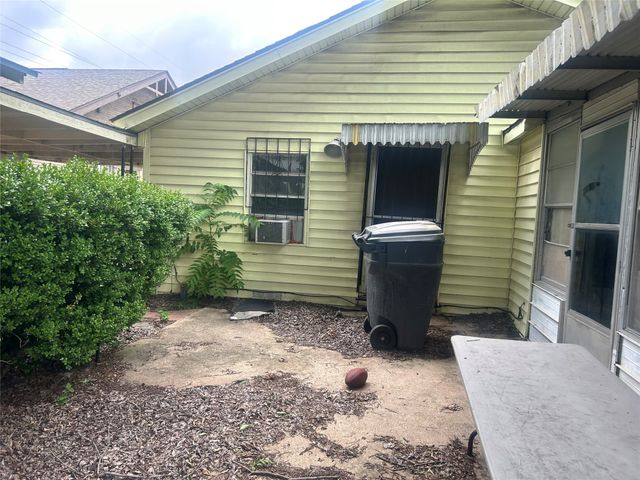 2806 Twyman, Dallas, TX 75215