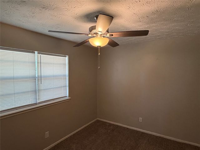 906 S Choctaw Place, Claremore, OK 74017